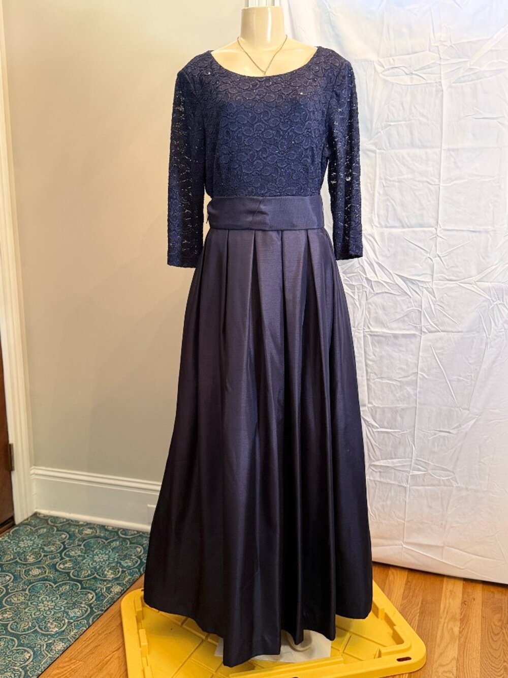 Jessica Howard Navy Formal Dress Women's 16 Like New!